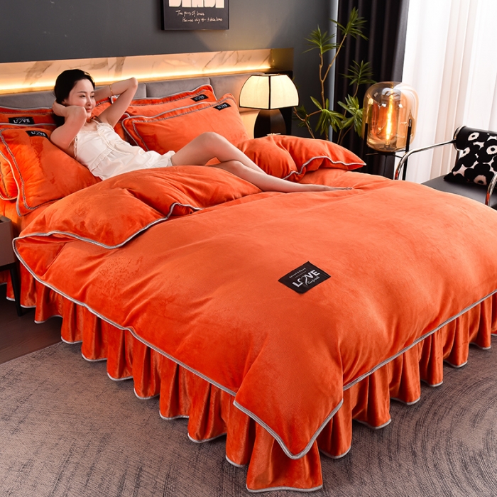 91家纺网 家纺一手货源 找家纺 盈超2023新款A类高克重印花牛奶绒金貂绒床裙款保暖绒四件套 桔色爱恋