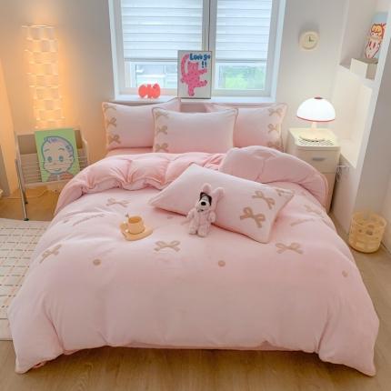 91家纺网 家纺一手货源 找家纺 蜜柚 2024新款牛奶绒贝壳边毛巾绣四件套 小幸运