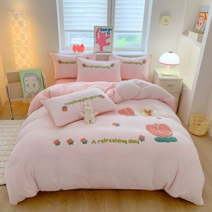 91家纺网 家纺一手货源 找家纺 蜜柚 2024新款牛奶绒贝壳边毛巾绣四件套 小确幸