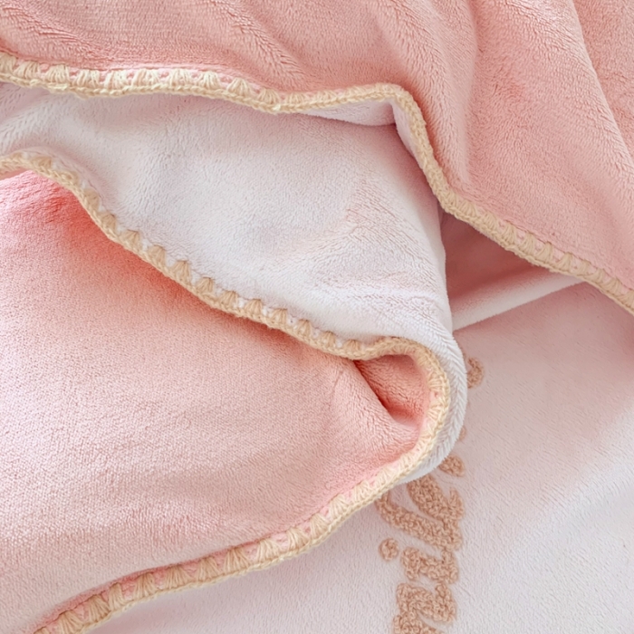 91家纺网 家纺一手货源 找家纺 蜜柚 2024新款牛奶绒贝壳边毛巾绣四件套 小幸运