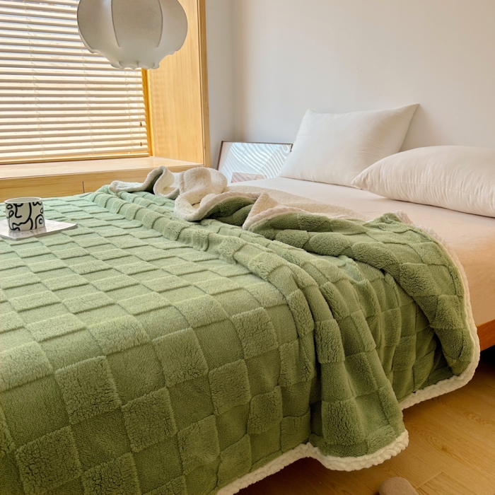 91家纺网 家纺一手货源 找家纺 梦舒羽 2025直播新款高克重塔芙绒羊羔绒多功能盖毯毛毯 棋盘格绿