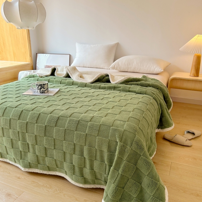 91家纺网 家纺一手货源 找家纺 梦舒羽 2025直播新款高克重塔芙绒羊羔绒多功能盖毯毛毯 棋盘格绿