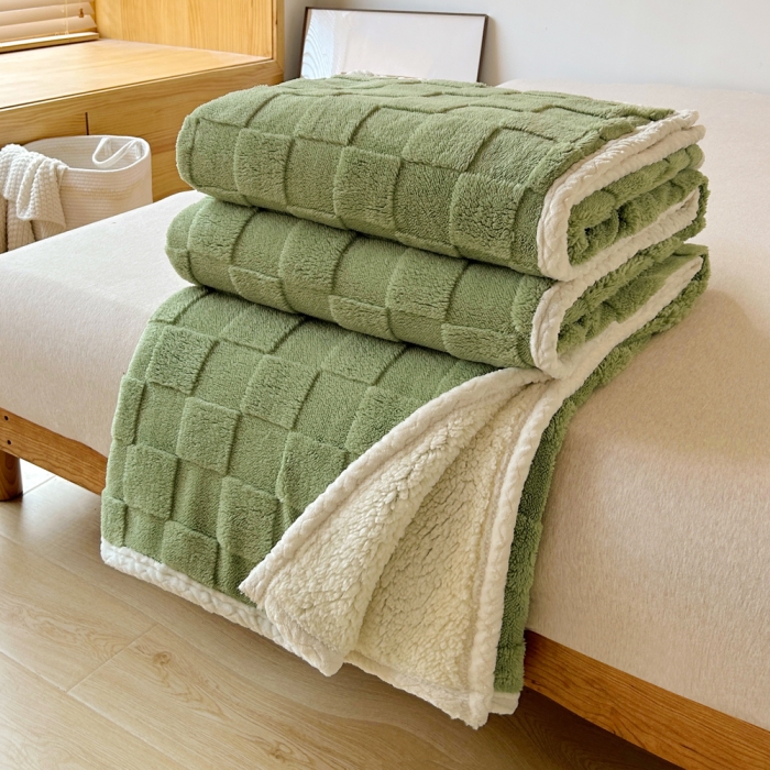 91家纺网 家纺一手货源 找家纺 梦舒羽 2025直播新款高克重塔芙绒羊羔绒多功能盖毯毛毯 棋盘格绿