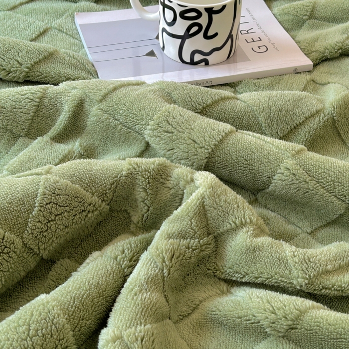 91家纺网 家纺一手货源 找家纺 梦舒羽 2025直播新款高克重塔芙绒羊羔绒多功能盖毯毛毯 棋盘格绿
