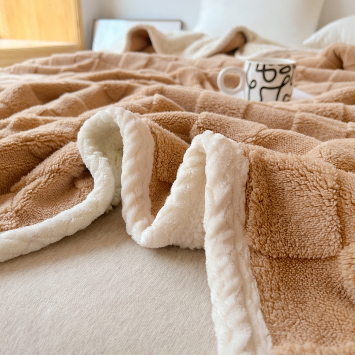 91家纺网 家纺一手货源 找家纺 梦舒羽 2025直播新款高克重塔芙绒羊羔绒多功能盖毯毛毯 棋盘格咖