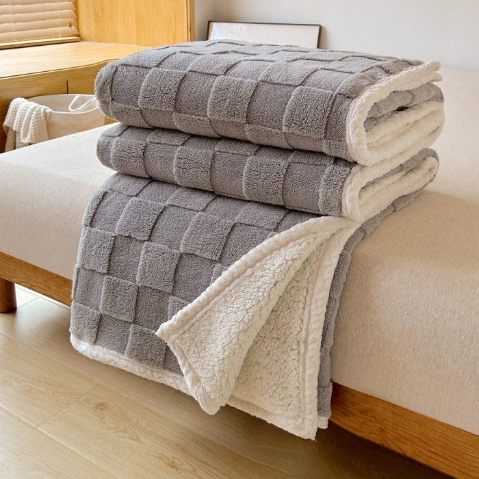 91家纺网 家纺一手货源 找家纺 梦舒羽 2025直播新款高克重塔芙绒羊羔绒多功能盖毯毛毯 棋盘格灰