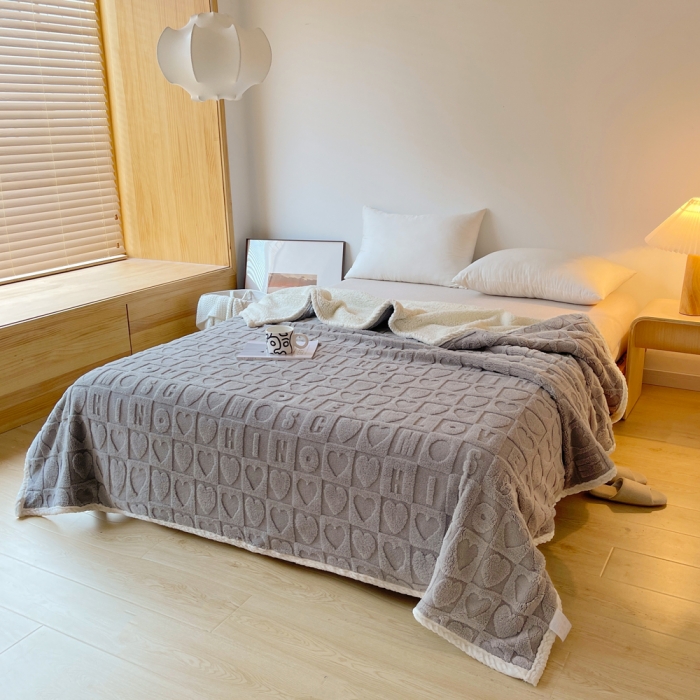 91家纺网 家纺一手货源 找家纺 梦舒羽 2025直播新款高克重塔芙绒羊羔绒多功能盖毯毛毯 简爱 灰