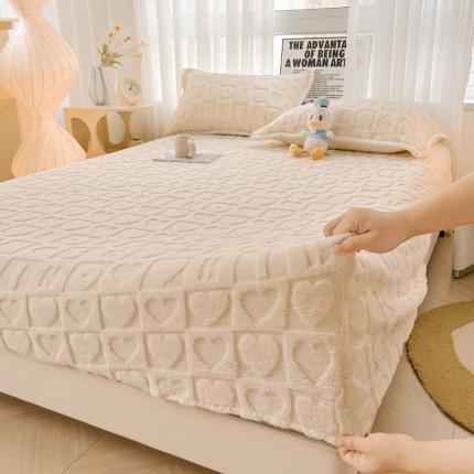 91家纺网 家纺一手货源 找家纺 （总）梦舒羽 2025直播爆款牛奶绒塔芙绒纯色雕花床笠三件套