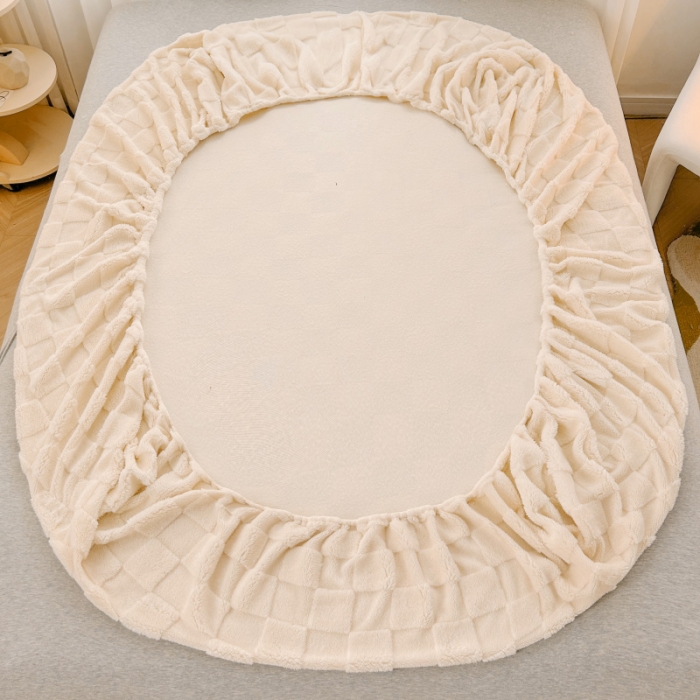 91家纺网 家纺一手货源 找家纺 梦舒羽 2025直播爆款牛奶绒塔芙绒纯色雕花床笠三件套 拼图 白