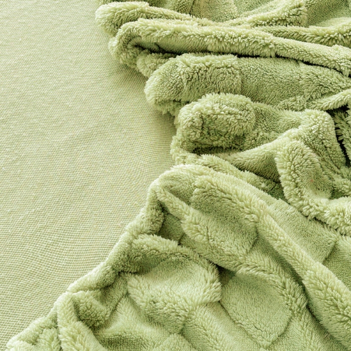 91家纺网 家纺一手货源 找家纺 梦舒羽 2025直播爆款牛奶绒塔芙绒纯色雕花床笠三件套 拼图 绿