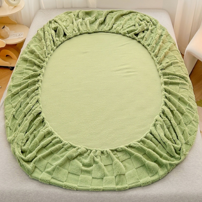 91家纺网 家纺一手货源 找家纺 梦舒羽 2025直播爆款牛奶绒塔芙绒纯色雕花床笠三件套 拼图 绿