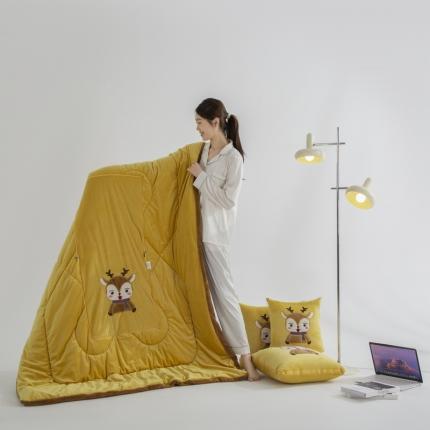 91家纺网 家纺一手货源 找家纺 （总）雷娜家居加厚5斤长毛绒可爱围巾鹿抱枕被