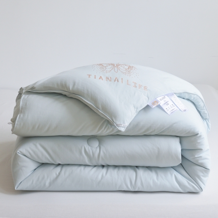 91家纺网 家纺一手货源 找家纺 德芙 2023新款暖绒小提花冬被 椰奶蓝