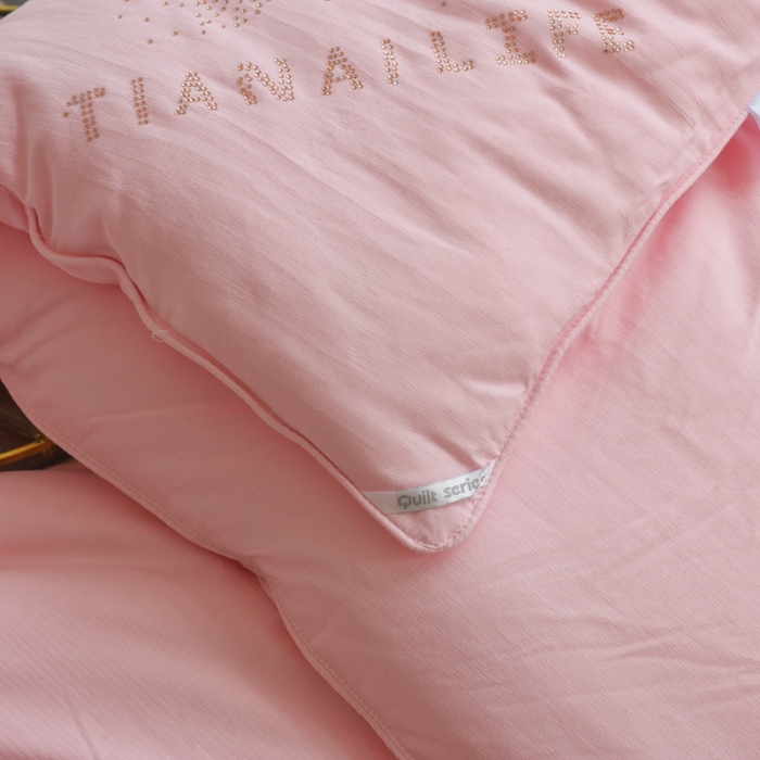 91家纺网 家纺一手货源 找家纺 德芙 2023新款暖绒小提花冬被 如意粉