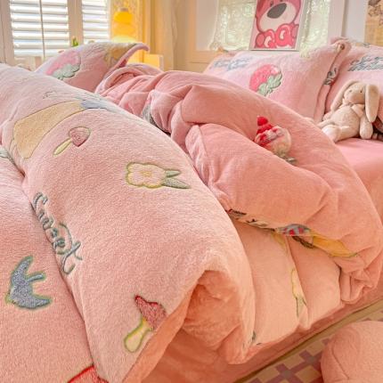 91家纺网 家纺一手货源 找家纺 柒月家居 2023新款迪士尼雪花绒四件套 白雪公主