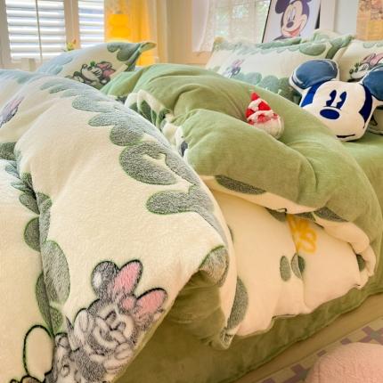 91家纺网 家纺一手货源 找家纺 柒月家居 2023新款迪士尼雪花绒四件套 字母米老鼠