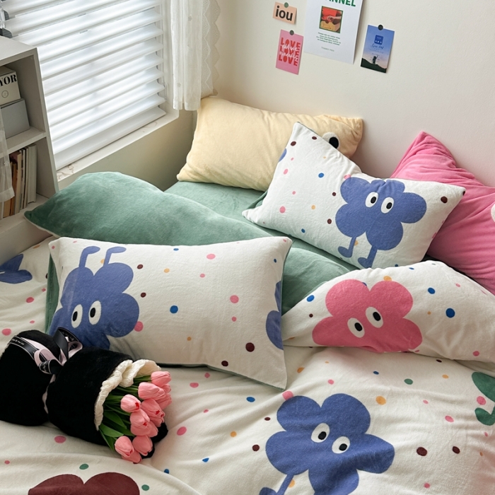 91家纺网 家纺一手货源 找家纺 柚子 2023新款牛奶绒四件套-小众混搭系列 彩云朵