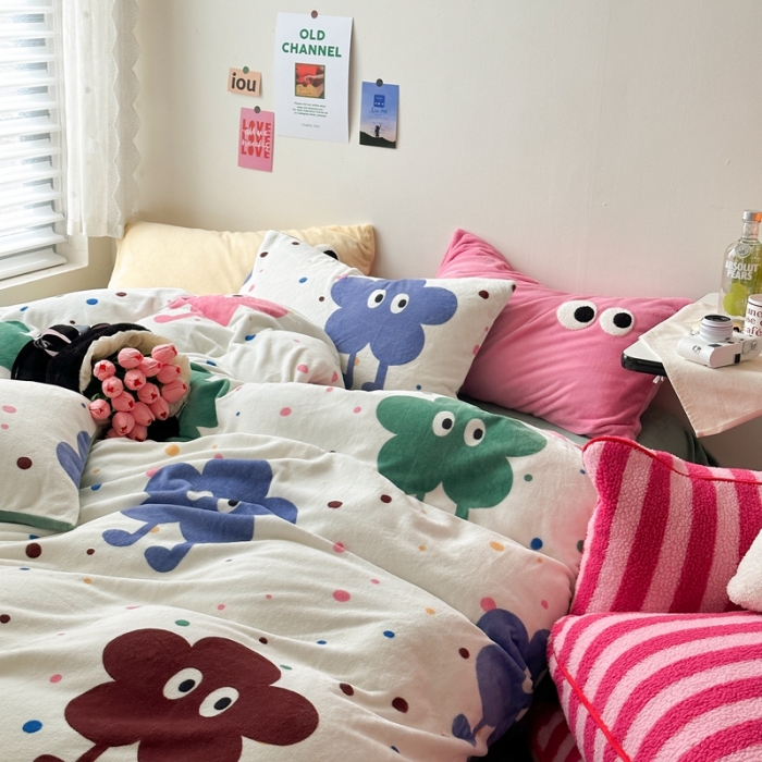 91家纺网 家纺一手货源 找家纺 柚子 2023新款牛奶绒四件套-小众混搭系列 彩云朵