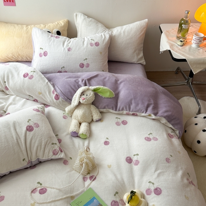 91家纺网 家纺一手货源 找家纺 柚子 2023新款牛奶绒四件套-小众混搭系列 丁香樱桃
