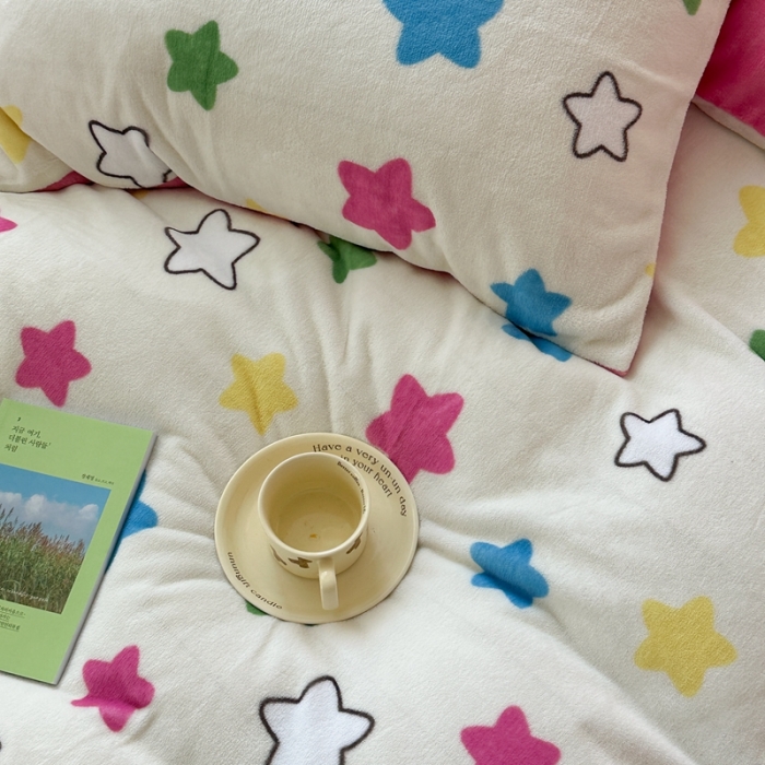 91家纺网 家纺一手货源 找家纺 柚子 2023新款牛奶绒四件套-小众混搭系列 星星点点