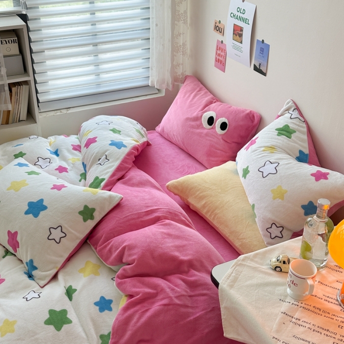 91家纺网 家纺一手货源 找家纺 柚子 2023新款牛奶绒四件套-小众混搭系列 星星点点