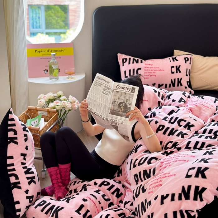 91家纺网 家纺一手货源 找家纺 柚子 2023新款牛奶绒四件套-时尚系列 拉卡