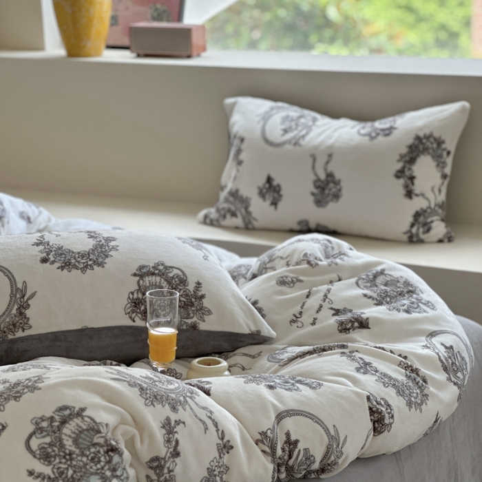 91家纺网 家纺一手货源 找家纺 柚子 2023新款牛奶绒四件套-复古花卉系列 法式花环