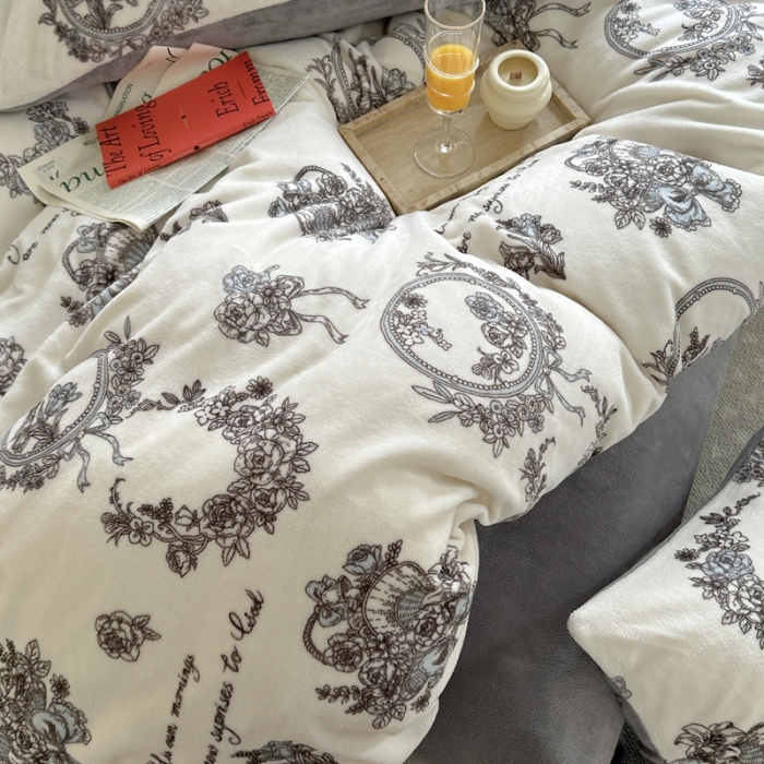 91家纺网 家纺一手货源 找家纺 柚子 2023新款牛奶绒四件套-复古花卉系列 法式花环