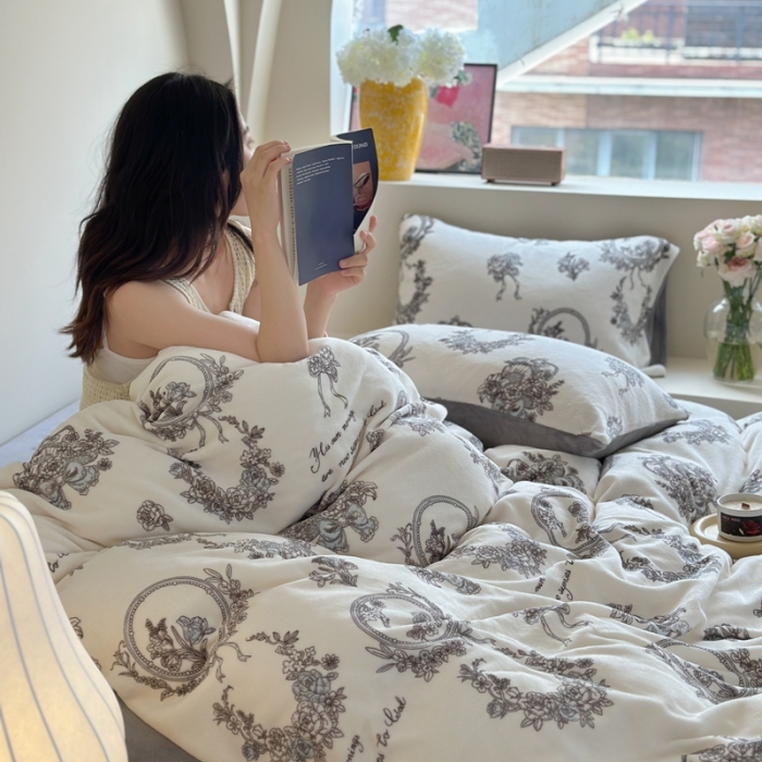 91家纺网 家纺一手货源 找家纺 柚子 2023新款牛奶绒四件套-复古花卉系列 法式花环