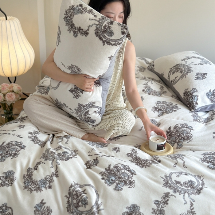 91家纺网 家纺一手货源 找家纺 柚子 2023新款牛奶绒四件套-复古花卉系列 法式花环