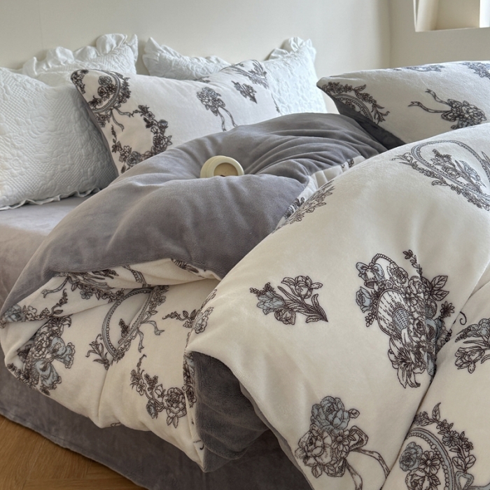 91家纺网 家纺一手货源 找家纺 柚子 2023新款牛奶绒四件套-复古花卉系列 法式花环