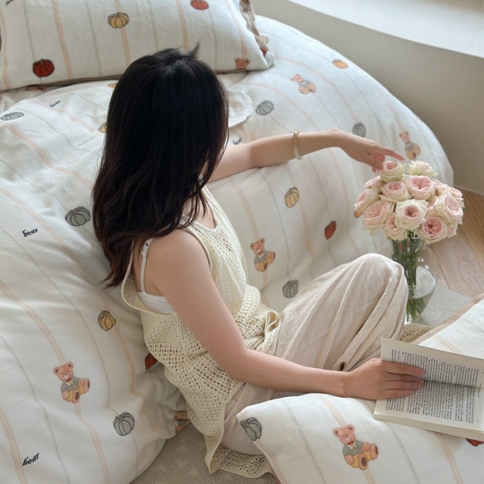 91家纺网 家纺一手货源 找家纺 柚子 2023新款牛奶绒四件套-复古花卉系列 南瓜熊