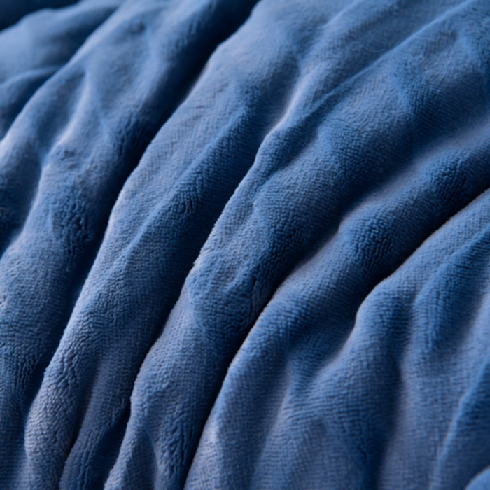 91家纺网 家纺一手货源 找家纺 南北家居 2024新款牛奶绒羊羔绒纯色加厚保暖冬被 海洋蓝