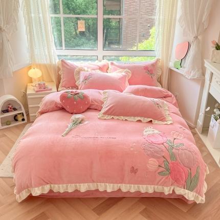 91家纺网 家纺一手货源 找家纺 舒梦琪2023专版花型重工刺绣高克重牛奶绒贴布绣四件套 郁金香（粉）