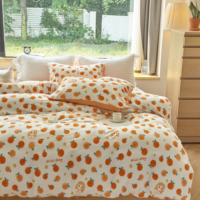 91家纺网 家纺一手货源 找家纺 梦莱斯 2023新款高克重保暖牛奶绒水晶绒印花四件套 橙子女孩