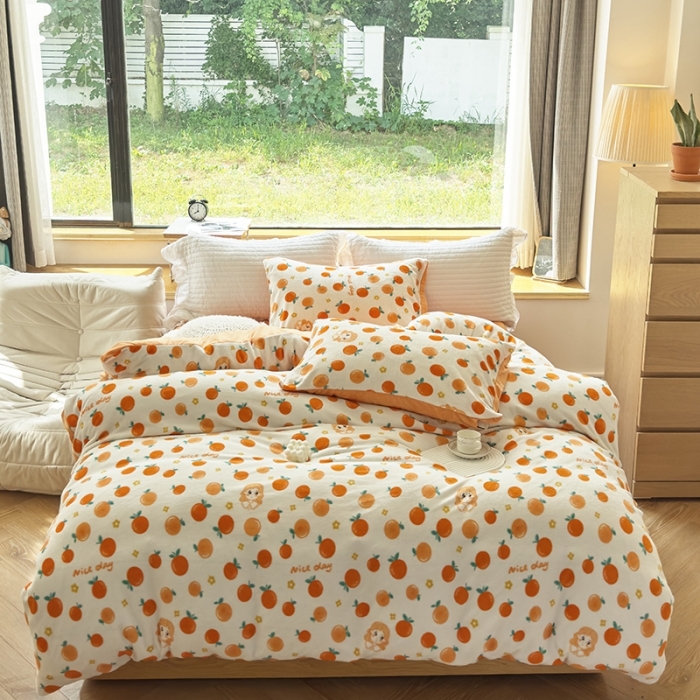 91家纺网 家纺一手货源 找家纺 梦莱斯 2023新款高克重保暖牛奶绒水晶绒印花四件套 橙子女孩