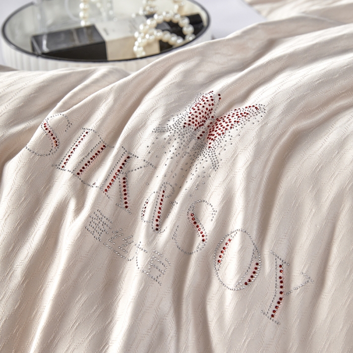 91家纺网 家纺一手货源 找家纺 丽卡家纺 2023新款米兰大豆被 卡其