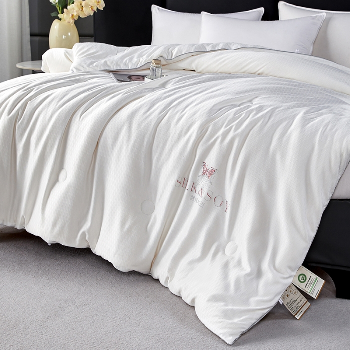 91家纺网 家纺一手货源 找家纺 丽卡家纺 2023新款米兰大豆被 珍珠白