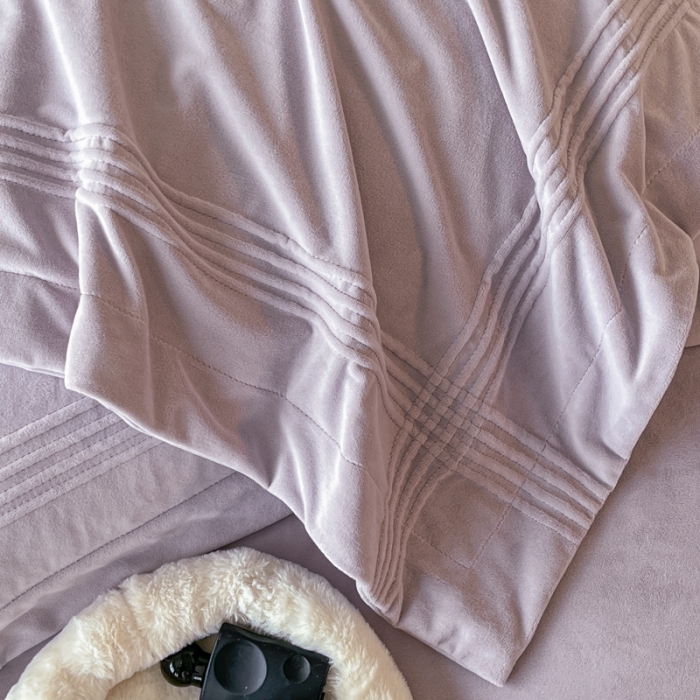 91家纺网 家纺一手货源 找家纺 嗯呢2023新款A类高克重婴儿绒牛奶绒埋绳保暖绒四件套 丁香紫