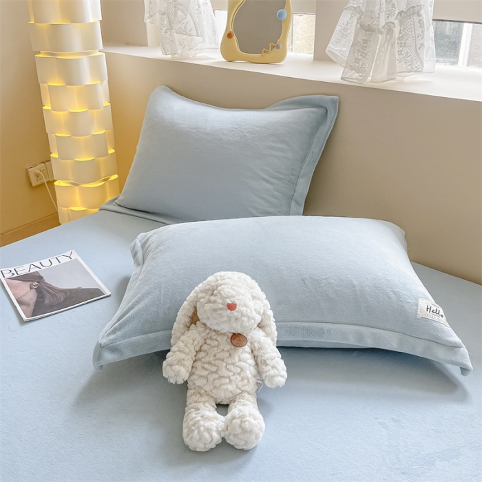 91家纺网 家纺一手货源 找家纺 857 2023新款牛奶绒床笠 水蓝