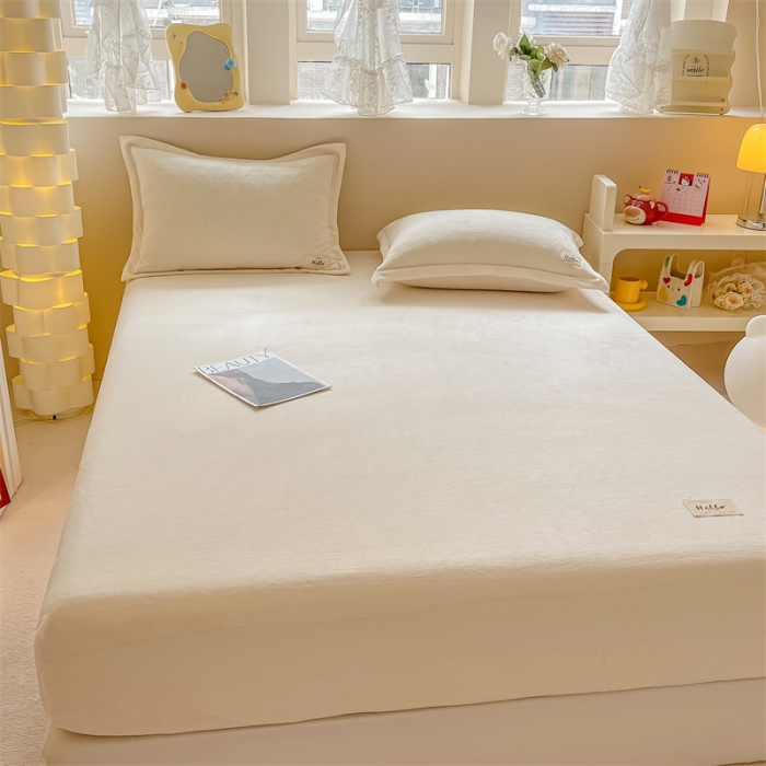 91家纺网 家纺一手货源 找家纺 857 2023新款牛奶绒床笠 雪白