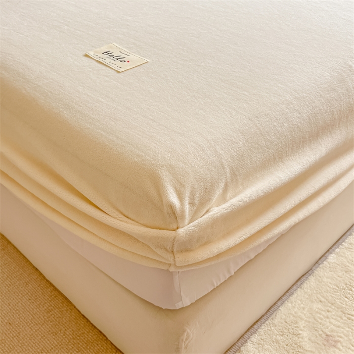 91家纺网 家纺一手货源 找家纺 857 2023新款牛奶绒床笠 雪白