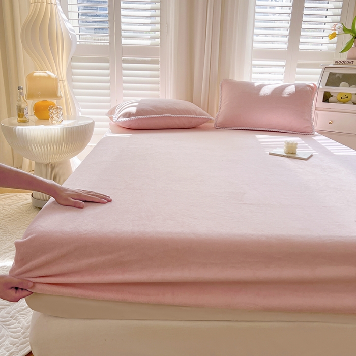 91家纺网 家纺一手货源 找家纺 857 2023新款牛奶绒床笠 粉色