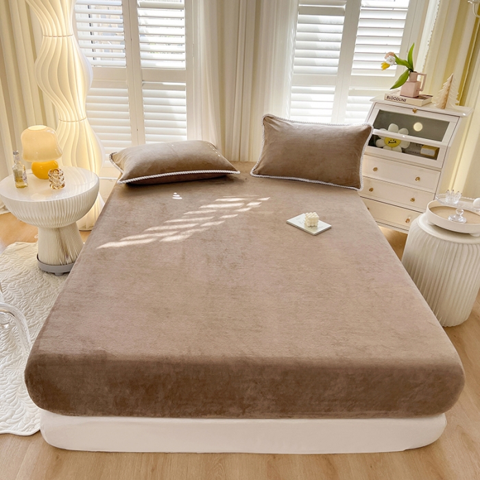 91家纺网 家纺一手货源 找家纺 857 2023新款牛奶绒床笠 咖色