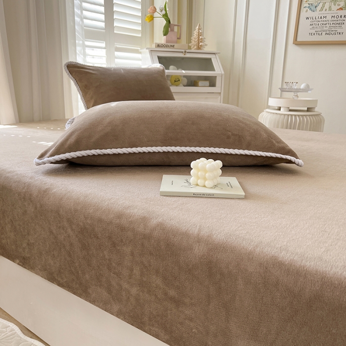 91家纺网 家纺一手货源 找家纺 857 2023新款牛奶绒床笠 咖色