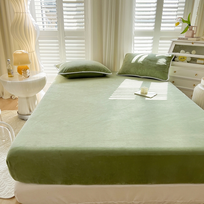 91家纺网 家纺一手货源 找家纺 857 2023新款牛奶绒床笠 墨绿