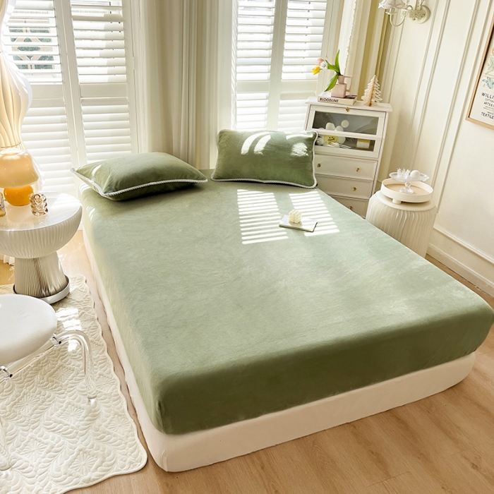 91家纺网 家纺一手货源 找家纺 857 2023新款牛奶绒床笠 墨绿