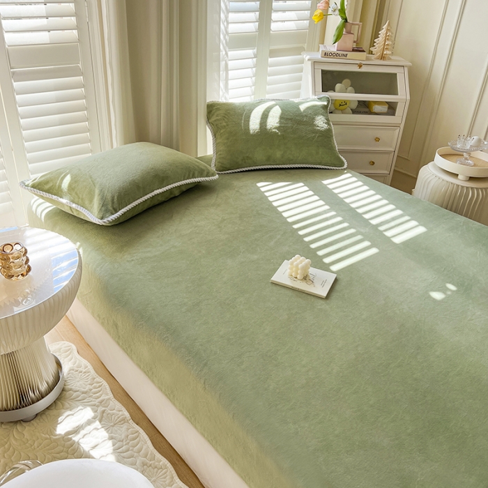 91家纺网 家纺一手货源 找家纺 857 2023新款牛奶绒床笠 墨绿