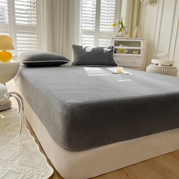 91家纺网 家纺一手货源 找家纺 857 2023新款牛奶绒床笠 浅灰