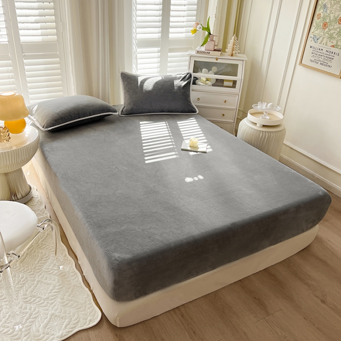 91家纺网 家纺一手货源 找家纺 857 2023新款牛奶绒床笠 浅灰